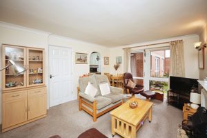 LIVING ROOM- click for photo gallery